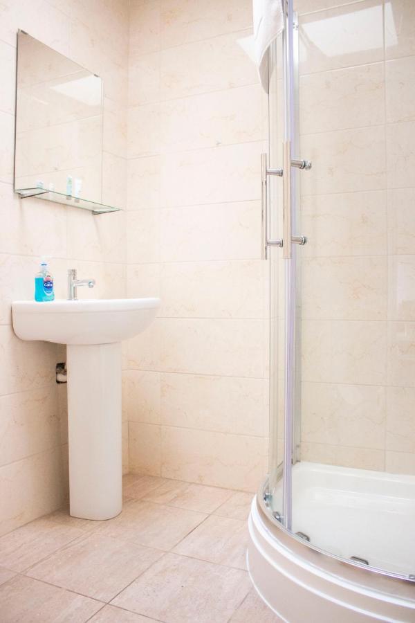 Large Ground Floor Pet Friendly 2 Bedroom Apartment With Free Parking Loughborough Zewnętrze zdjęcie