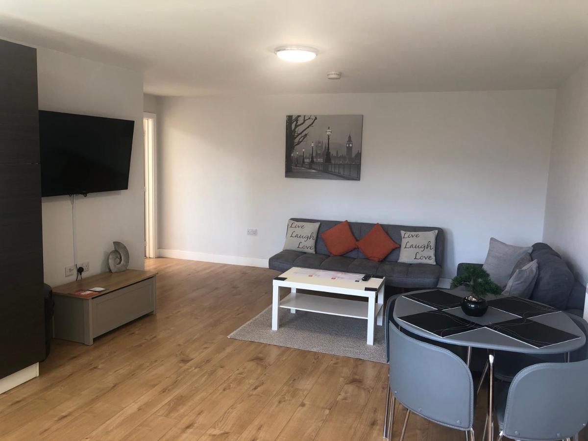 Large Ground Floor Pet Friendly 2 Bedroom Apartment With Free Parking Loughborough Zewnętrze zdjęcie
